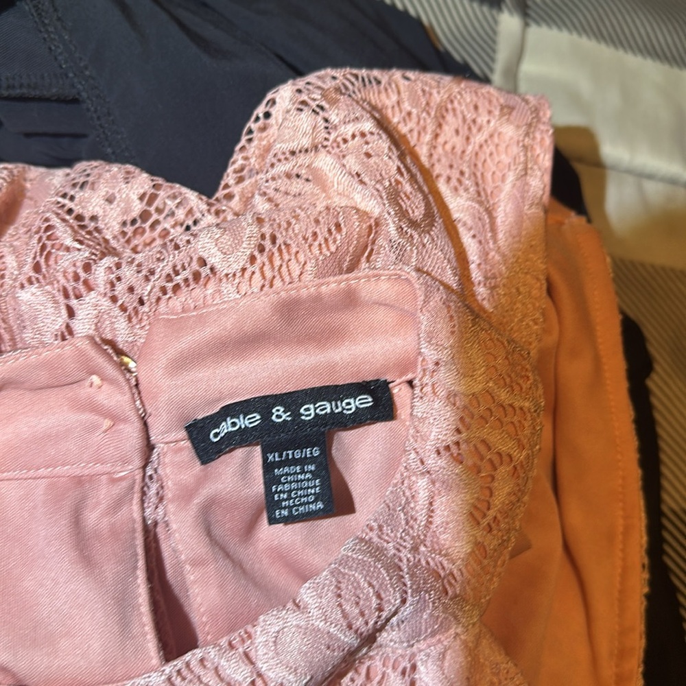 Cable & Gauge Lace Tank Top - Picture 4 of 4